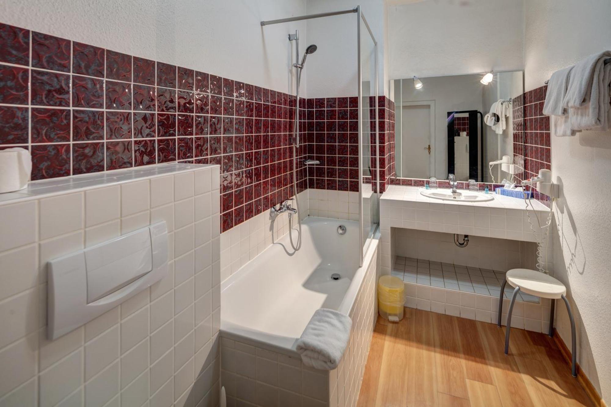 Hotel Leander Bitburg Eksteriør billede
