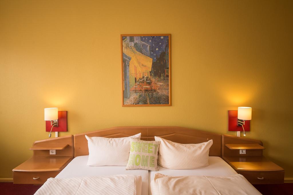 Hotel Leander Bitburg Eksteriør billede