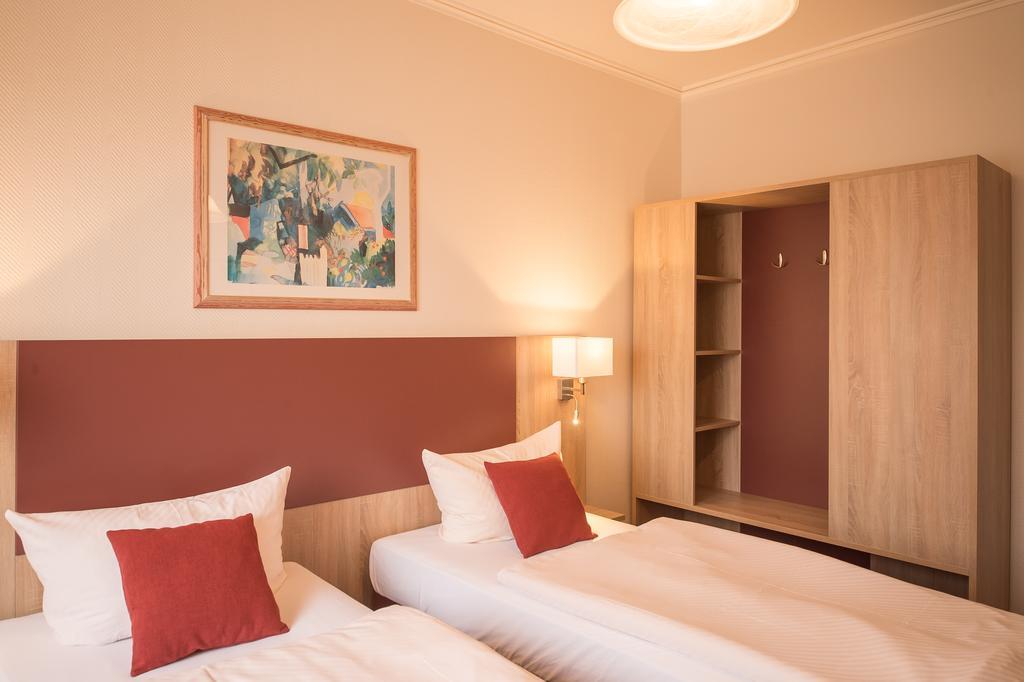 Hotel Leander Bitburg Eksteriør billede