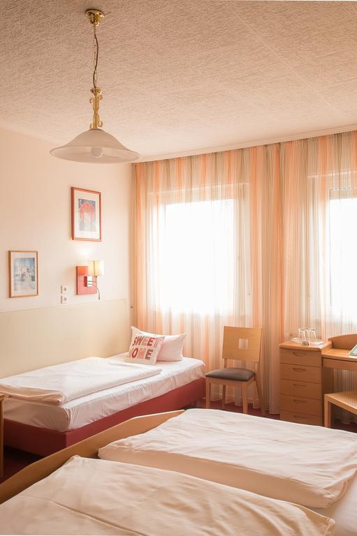 Hotel Leander Bitburg Eksteriør billede